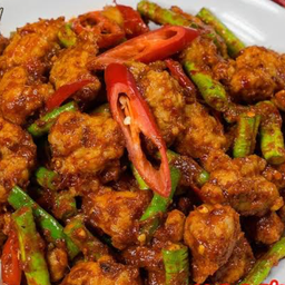 ข้าวหมูเด้งผัดพริกแกง