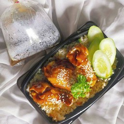 ข้าวผัดไข่ ไก่เกาหลี +ซุปสาหร่าย