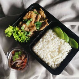 ข้าวเนื้อสไลด์ย่าง จิ้มแจ่ว