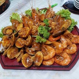 ทะเลถาด กลาง