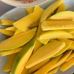 มะม่วงเปรี้ยวหั่นตามฤดู