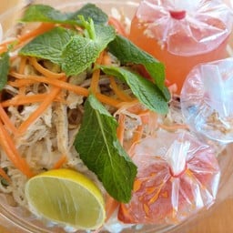 ขนมจีนทรงเครื่องหมู