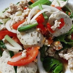 ยำหมูยอใส่หมูสับ