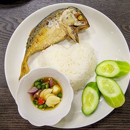 ข้าวปลาทูทอด