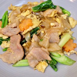 ผัดซีอิ๊วหมู