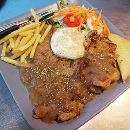 สเต็กเนื้อโคขุน+สเต็กไก่+ไข่ดาว