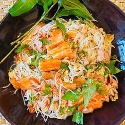 ยำขนมจีนปลาทูปูอัด