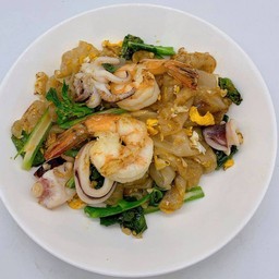 ก๋วยเตี๋ยวผัดซีอิ๊วทะเล