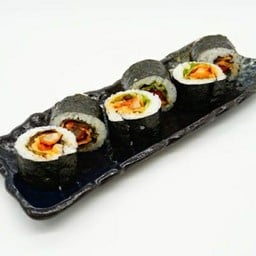 917.SPICY CHICKEN FUTO MAKI