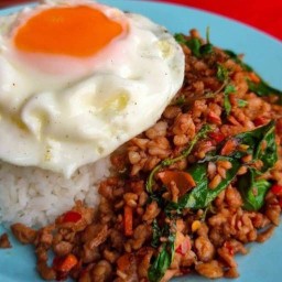 ร้านกระเพราทาวโฮม