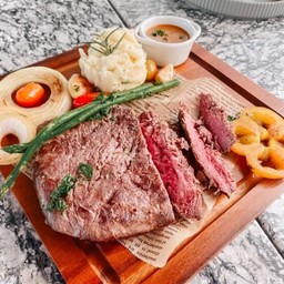 สเต็คเนื้อดรายเอจ + มันบด