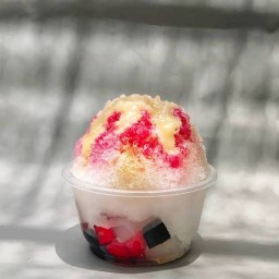 เจ้รี ข้าวหมูทอด ไก่ทอด ผัดกระเพรา