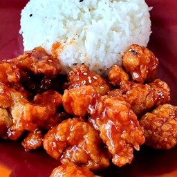 ข้าวไก่กรอบ ซอสฮอตแอนด์สไปซี่