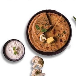 Gobhi Paratha+Curd
