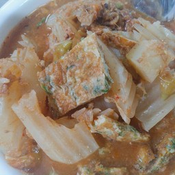 แกงส้มมะละกอผักรวมกุ้งหมึกรสเด็ดๆ