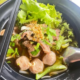 ศรีลักษณ์ ก๋วยเตี๋ยวเนื้อตุ๋น หมูตุ๋น