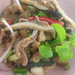 ก้อยเคื่องในเนื้อ