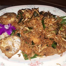 ปลาทับทิมทอดสมุนไพร