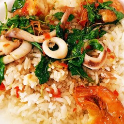 ข้าวผัดกระเพราทะเล