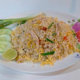 ขนมเซาปิ่ง (ขนมเปี๊ยะสด) & นมธัญพืช by D-on หมู่บ้านกองเรือยุทธการ