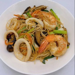 ผัดหมี่ฮ่องกงทะเล