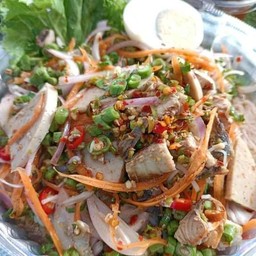 ยำขนมจีนปลาทู-หมูสามชั้น