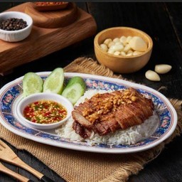 ข้าวหมูทอดกระเทียมพริกไทย