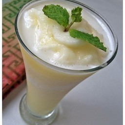 สับปะรดปั่นสมูทตี้