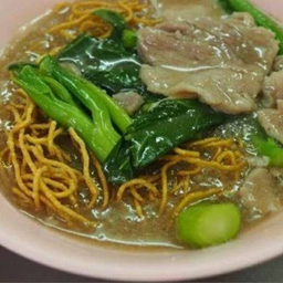 เส้นหมี่เหลืองราดหน้าหมู