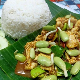 ลูกเหลียง  ผัดกะปิ  ราดข้าว