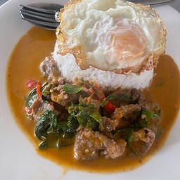 ข้าวราดแพนงเนื้อ+ไข่ดาว