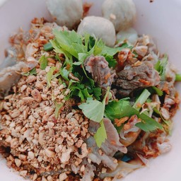 ก๋วยเตี๋ยวแห้งเนื้อ