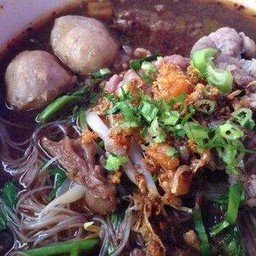 ก๋วยเตี๋ยวน้ำตก เนื้อรวม