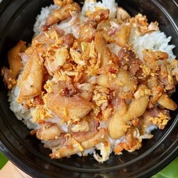 ครัวคุณนาย ข้าวกะเพราเนื้อโคขุนผัดพริกแห้ง
