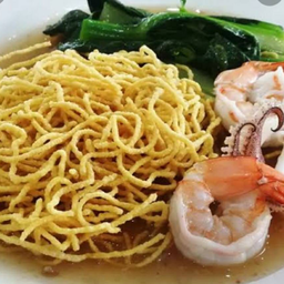 เส้นหมี่เหลืองกุ้งราดหน้า