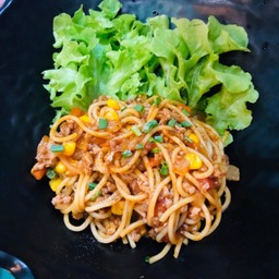 สปาเก็ตตี้ผัดซอสมะเขือเทศ