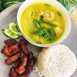 ข้าวไก่ต้มขมิ้น+เนื้อเค็มทอด