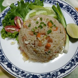 ข้าวผัดไส้กรอก