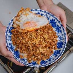 ข้าวหมูสับผัดน้ำมันหอย