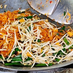 ผัดไทย&หอยทอด حلال