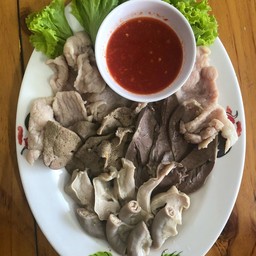 ร้านอัมพุ ต้มเลือดหมู