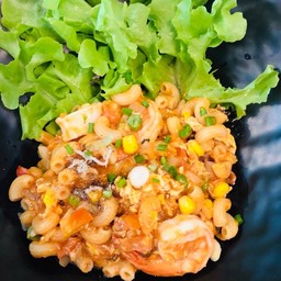 มัักกะโรนีผัดซอสมะเขือเทศ