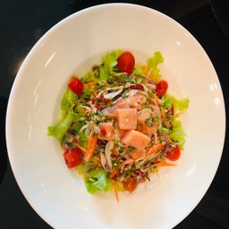 ยำสลัดแซลมอน+ปูอัด