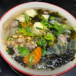 แกงจืดเต้าหู้หมูสับสาหร่าย