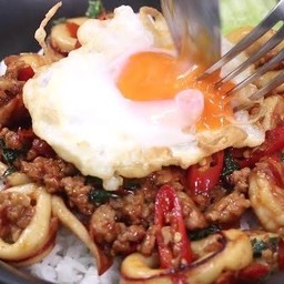 ข้าวกะเพราหมู,หมึก,กุ้ง