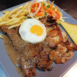 สเต็กเนื้อสันนอก+สเต็กไก่+ไข่ดาว