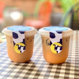 พุดดิ้งชาไทยนมสดเฉาก๊วย