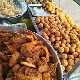 กล้วยทอดเจ้อ้อมเว้ยเฮ้ย ตลาดไท