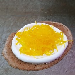 ข้าวเหนียวหมูทอด หัวมุมสี่แยกวิทยาลัยพยาบาลสรรพสิทธิ์