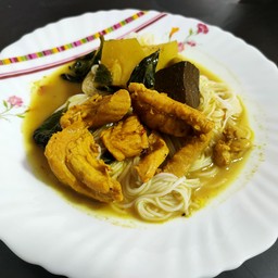 เซตขนมจีนแกงเขียวหวานไก่+ไข่ต้ม